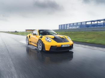 New wet tyre from Porsche and Michelin