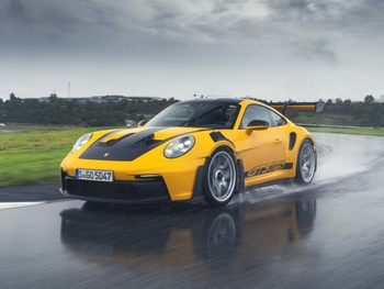 New wet tyre from Porsche and Michelin