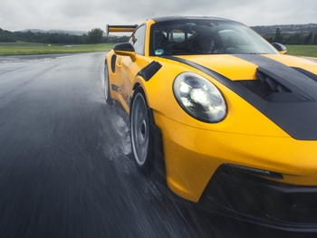 New wet tyre from Porsche and Michelin