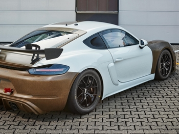 Porsche 718 Cayman GT4 RS Clubsport thrills racing customers worldwide