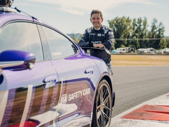 Expressive appearance: the new Porsche 99X Electric