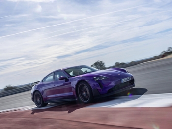 Expressive appearance: the new Porsche 99X Electric