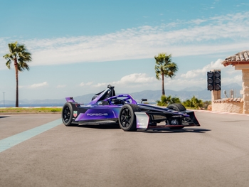 Expressive appearance: the new Porsche 99X Electric