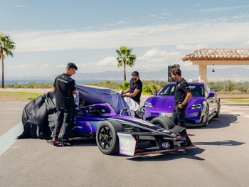 Expressive appearance: the new Porsche 99X Electric