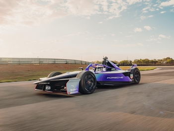 Expressive appearance: the new Porsche 99X Electric