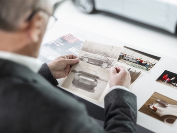 The ‘Porsche Heritage Moments’ film series collects exciting insights