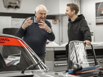 The ‘Porsche Heritage Moments’ film series collects exciting insights