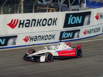 Porsche starts racing year at venue of historic success