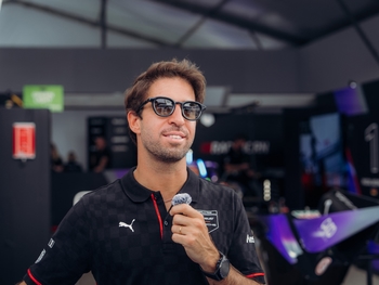 Porsche starts racing year at venue of historic success