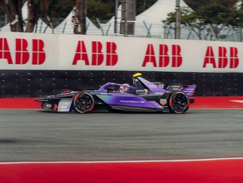 Porsche starts racing year at venue of historic success