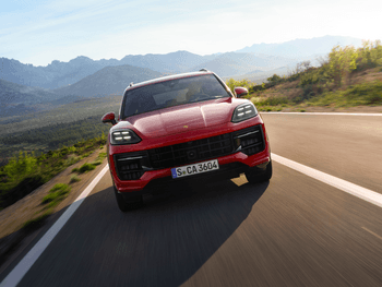 Precise and dynamic with a V8 engine: the new Cayenne GTS models