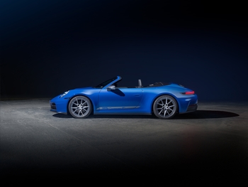 The new 911 Carrera T as a coupé or a cabriolet