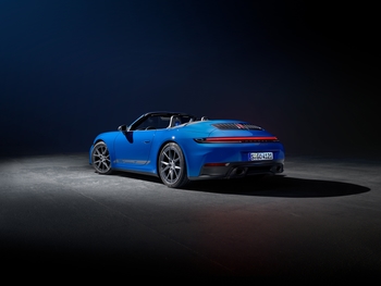 The new 911 Carrera T as a coupé or a cabriolet