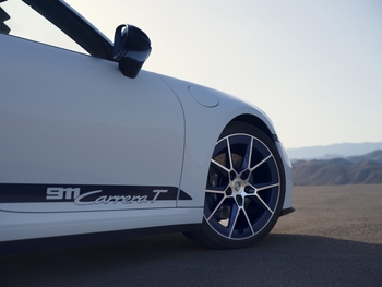 The new 911 Carrera T as a coupé or a cabriolet