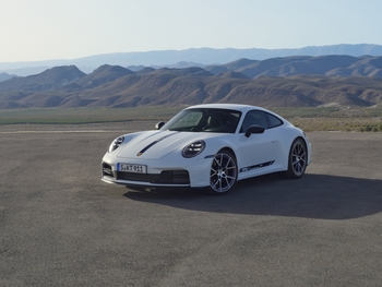 The new 911 Carrera T as a coupé or a cabriolet