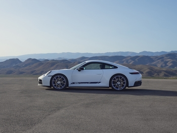 The new 911 Carrera T as a coupé or a cabriolet