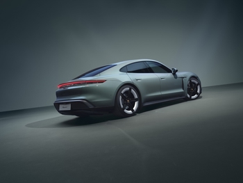 Three new models: Porsche rounds off the second Taycan generation