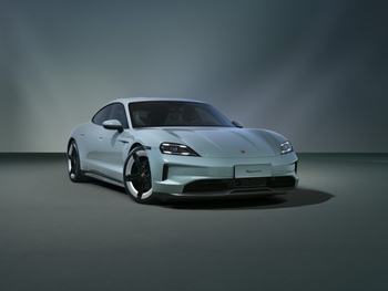 Three new models: Porsche rounds off the second Taycan generation