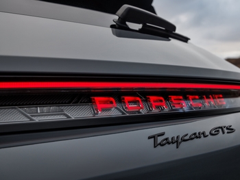 Three new models: Porsche rounds off the second Taycan generation