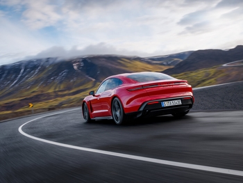 Three new models: Porsche rounds off the second Taycan generation